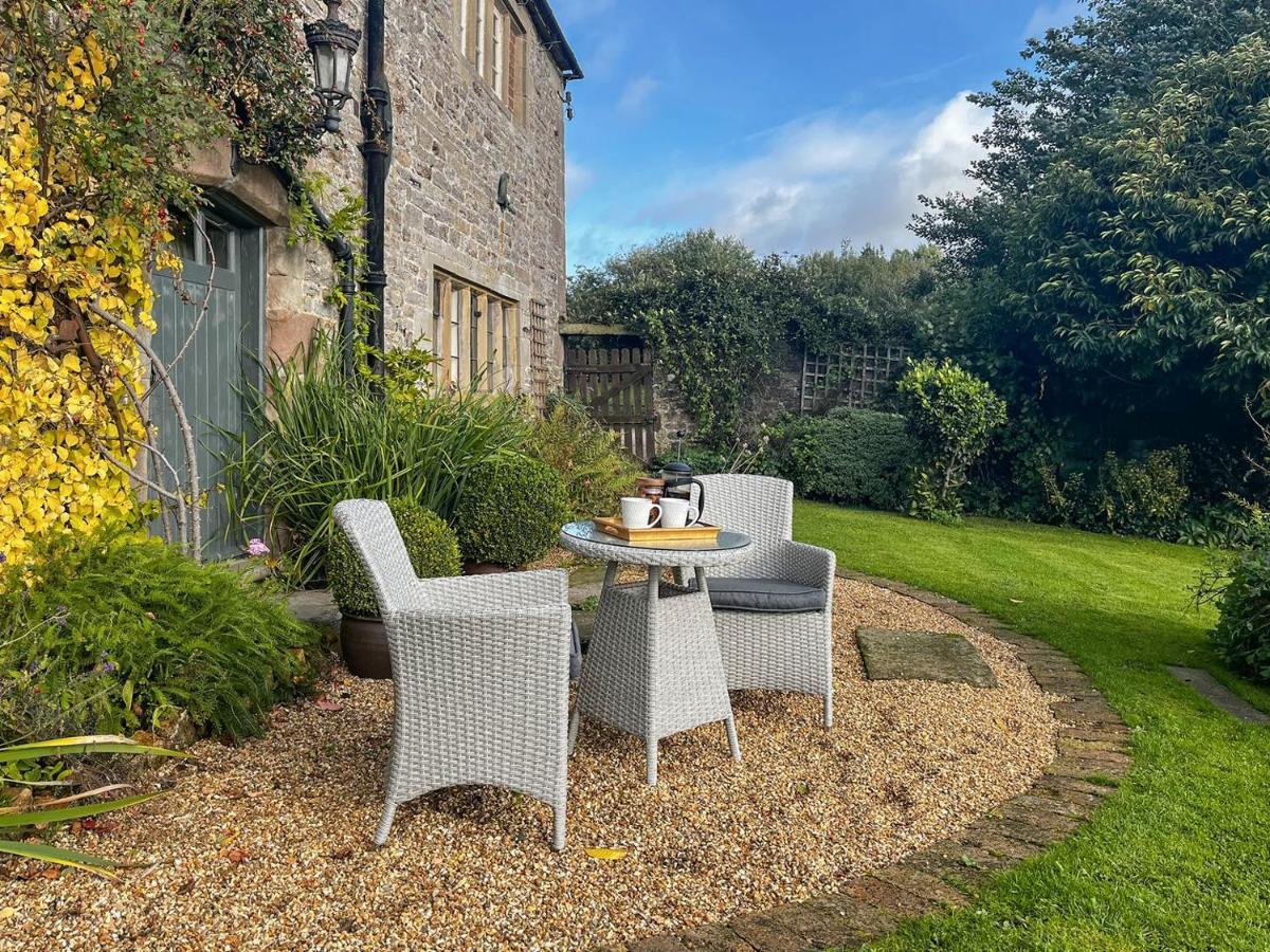 Lea Hall Farmhouse Tissington Exterior photo